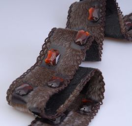 Efektní porta imitace kožešiny, kůže, jantaru