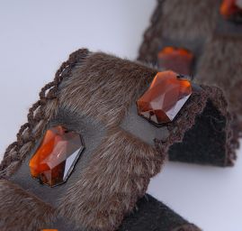 Efektní porta imitace kožešiny, kůže, jantaru