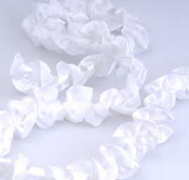 Dekorační prýmek s volánky bílý