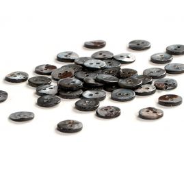 Knoflík perleťový dvoudírkový perlově tm.šedý