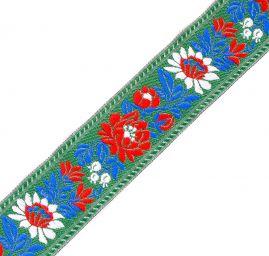 Stuha krojová vyšívaná 3,5cm bílý/červený květ zelená