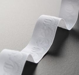 Stuha krojová vyšívaná bílá 2 cm bílá výšivka