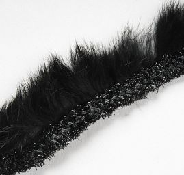 Efektní kožešinová porta zdobný lem černá 