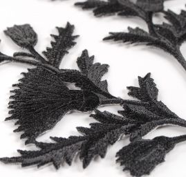 Květinová květ bodláku párová aplikace černá