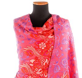 Šála pléd růžová s květinovou modrou výšivkou