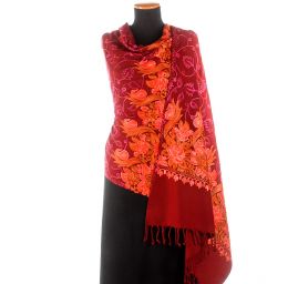 Šála pléd skořicová s květinovou růžovou výšivkou