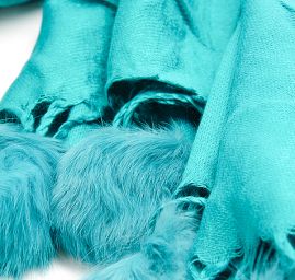 Šála směs kašmír/hedvábí s bambulkami tyrkysová