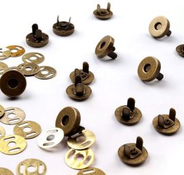 Magnetické zapínání 18 mm staromosaz