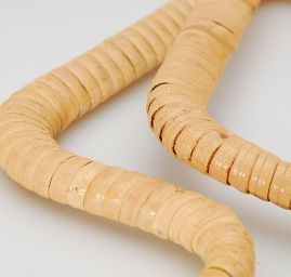 Ucho na tašky ratan sv. hnědý