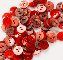 Knoflík perleťový dvoudírkový červený