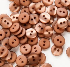 Knoflík perleťový dvoudírkový světle hnědý