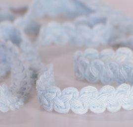 Pleteninová porta copánek světle modrá