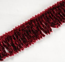 Třásně sametové vínové barvy