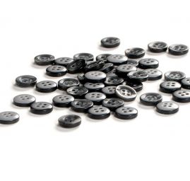 Knoflík plastový kulatý čtyřdírkový 18" antracit lesklý ck