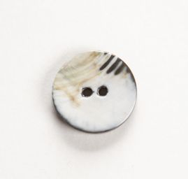 Knoflík perleťový dvoudírkový šedozelený 32"