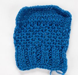 Pletací příze panenská vlna modrá