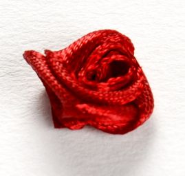 Látkový květ růže malá vínová