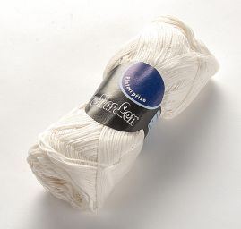 Hladká stužková pletací příze bavlněná bílá