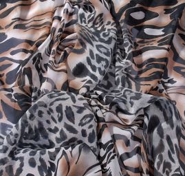 Látka jemný šifon zvířecí motiv hnědočerný