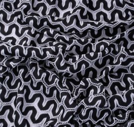 Efektní úplet geometrický vzor černobílý