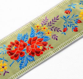 Folklórní stuha zelená pastel s květinovým vzorem 5cm