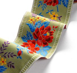 Folklórní stuha zelená pastel s květinovým vzorem 5cm