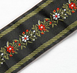 Folklórní stuha černozelená s květinovým vzorem