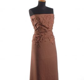 Len viskoza s plastickou aplikací hnědé barvy