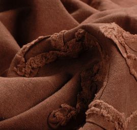 Len viskoza s plastickou aplikací hnědé barvy