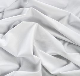 Středně silný úplet matný povrch bílý