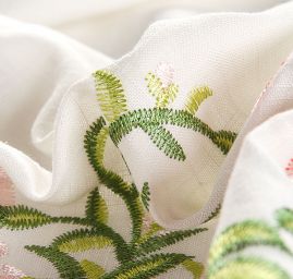 Ramie s výšivkou vzor růže lomená bílá