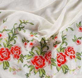 Ramie s výšivkou vzor růže lomená bílá