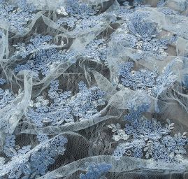 Krajka na vzorovém tylu květy modrá II.jakost