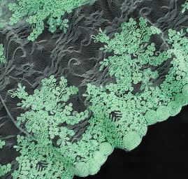 Krajka na vzorovém tylu květy světle zelená