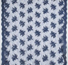 Krajka na vzorovém tylu květy temně modrá