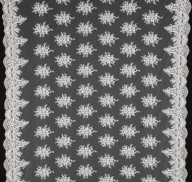 Krajka výšivka na tylu s korálky rokajlem slon. kost