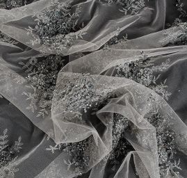 Krajka výšivka na tylu s korálky rokajlem šedá/stříbrná