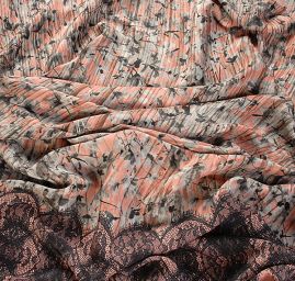 Hedvábný atlas květinový motiv/krajka starorůžová