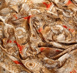 Hedvábný atlas kaleidoskop červený