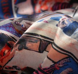 Mikado tkanina motiv vintage print fialová/modrá