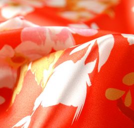 Atlas variace kimono style pnoucí květy/červená