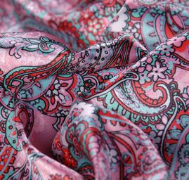 Atlas motiv paisley starorůžový