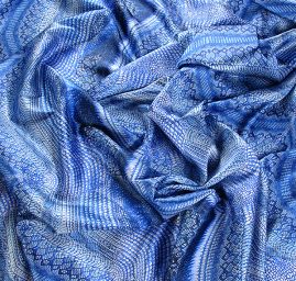 Hedvábný atlas krajkový motiv vlnek