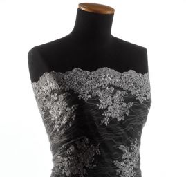 Krajka na vzorovém tylu květy světle šedá