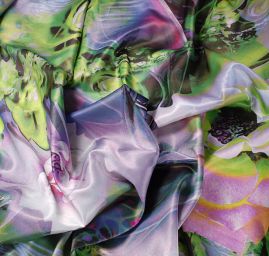 Satén fantazie v barvách zelené/pastel fialové