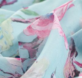 Šifon jemný se vzorem pávů a květin v mint