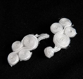 Japonské zapínání "knoflík" bílé ornament malé