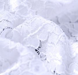 Krajka lístky bílá