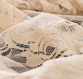 Pružná krajka květy barva bílá káva