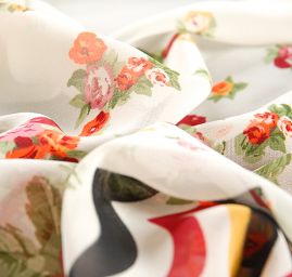 Šifon vzor květy/vlnky smetanový